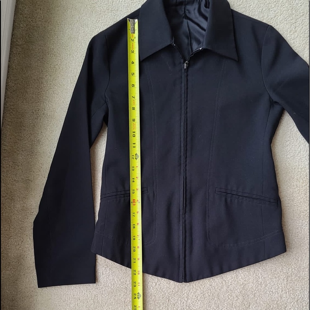 Beutiful Jacket - Picture 7 of 9